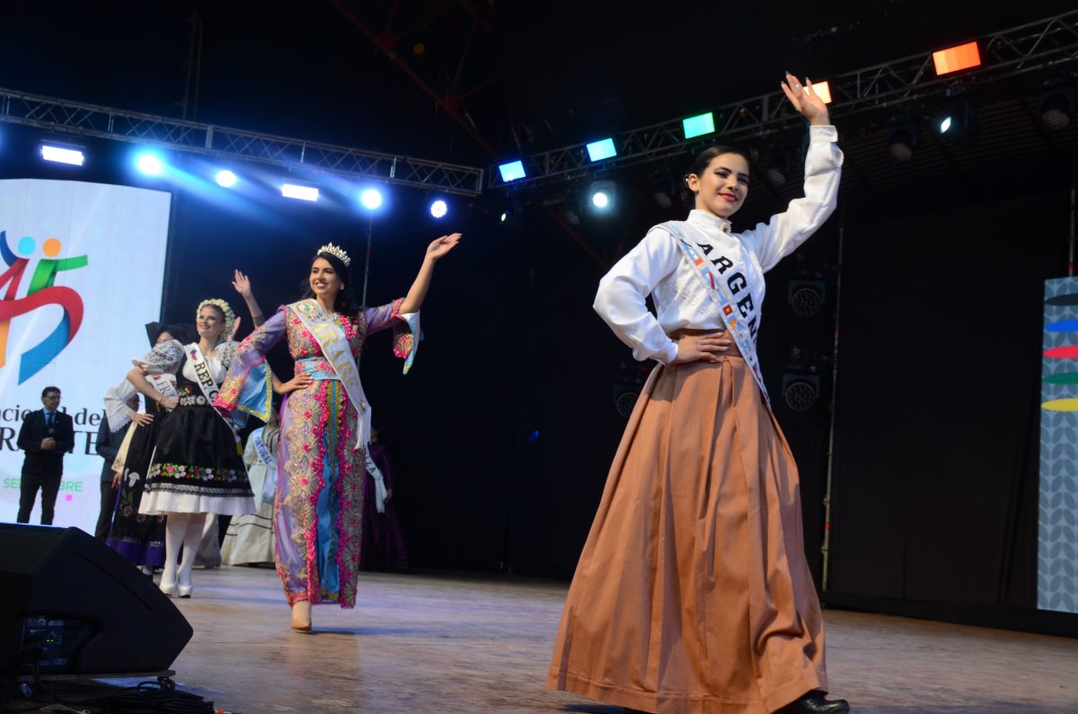 FIESTA DEL INMIGRANTE 3 - 1