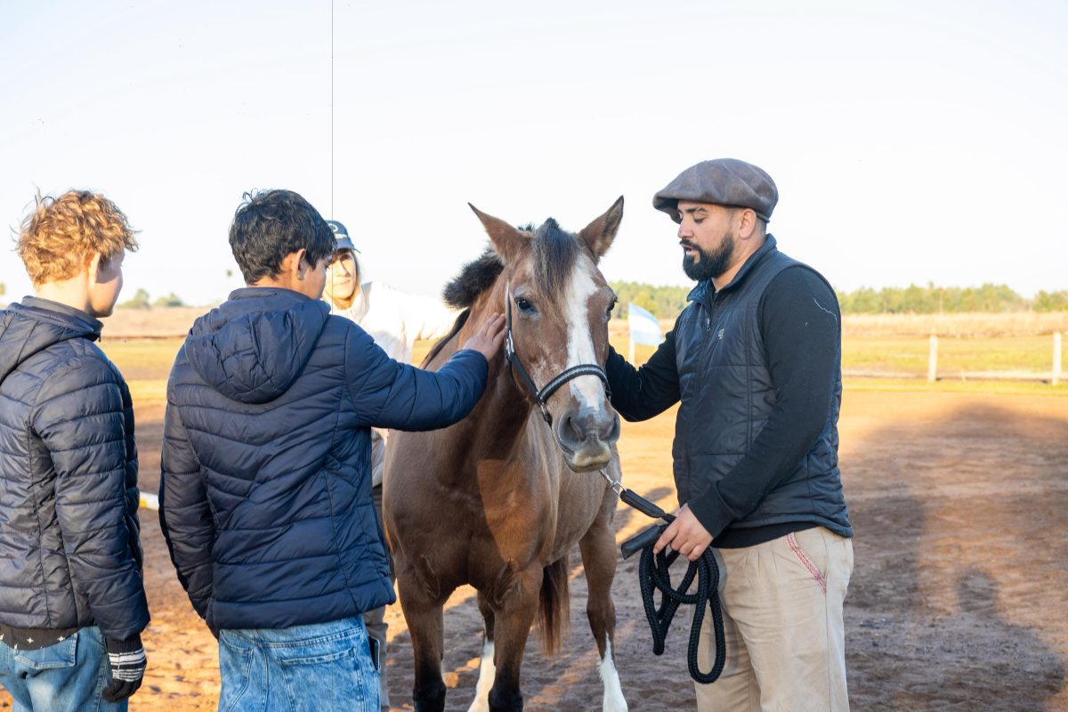 Realizaron jornada de equinoterapia para adolescentes en Posadas  3 6 - IMG 20250707 WA0058 - 5