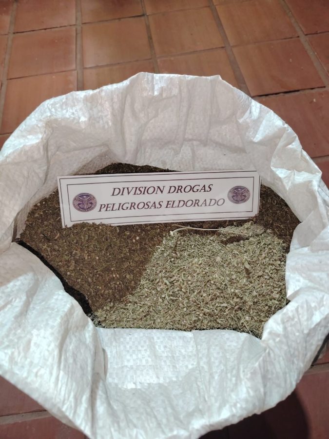 Incautan marihuana valuada en más de $1.600 millones a orillas del Paraná 4 8 - Incautan marihuana valuada en mas de 1.600 millones a orillas del Parana 3 - 7