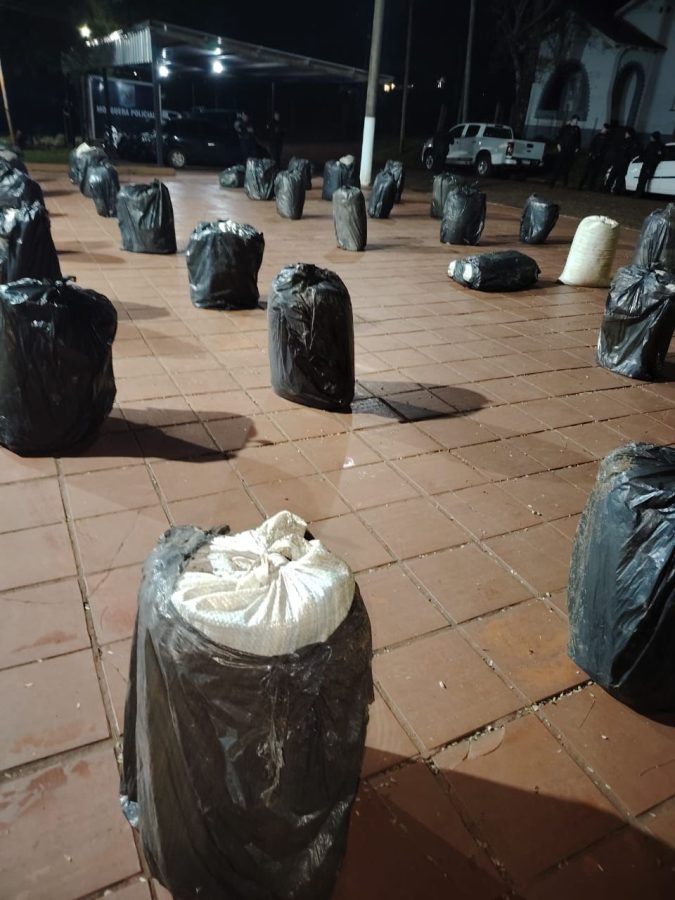 Incautan marihuana valuada en más de $1.600 millones a orillas del Paraná 3 6 - Incautan marihuana valuada en mas de 1.600 millones a orillas del Parana 4 - 5