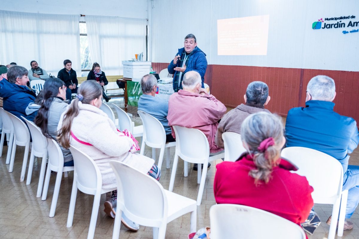 Misiones fortalece la apicultura sostenible con enfoque agroecológico 5 10 - Misiones fortalece la apicultura sostenible con enfoque agroecologico 2 - 9