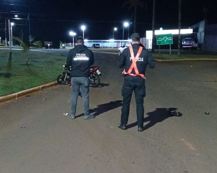 Murió un motociclista tras despistar y chocar contra un árbol en San Vicente