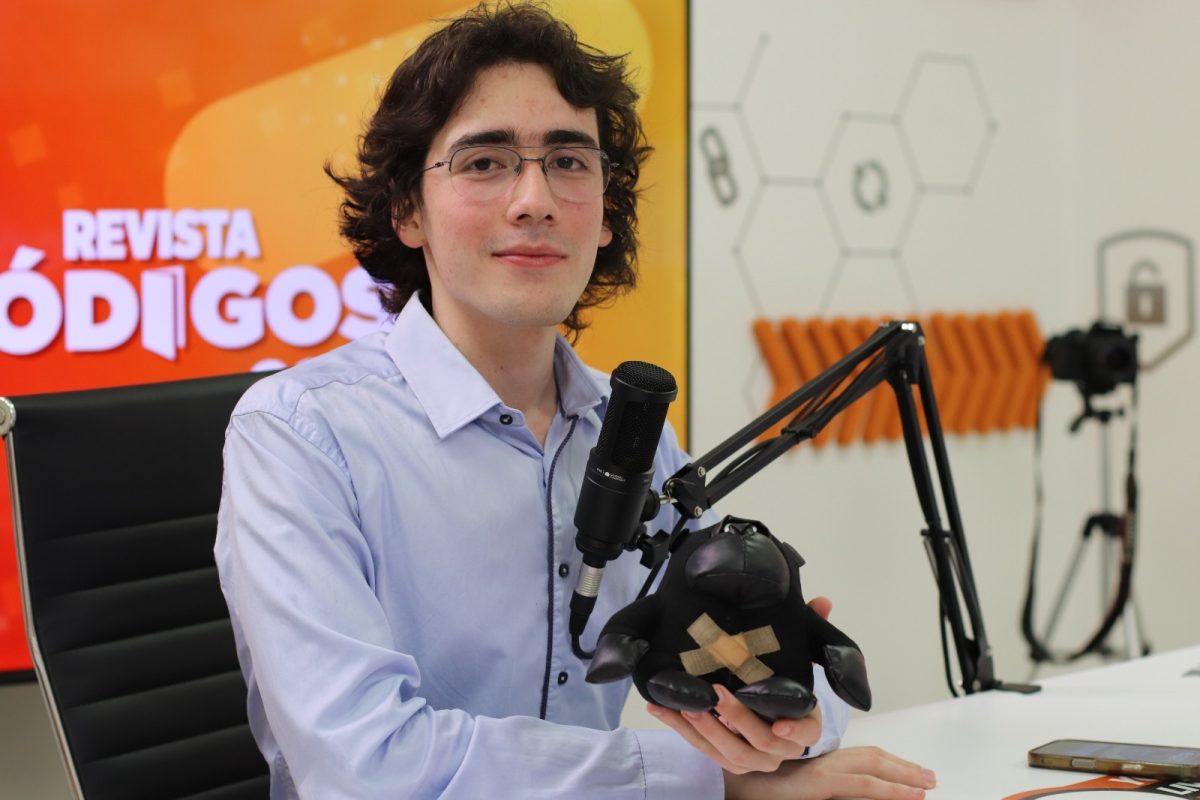 Nazareno Magan Huntter y Ricardo Babiak pasaron por el streaming se Codigos 8 - 1