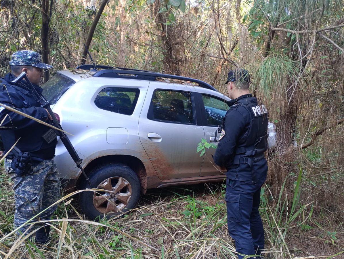 Una camioneta robada en Brasil fue hallada por la Policía de Misiones en Colonia Delicia