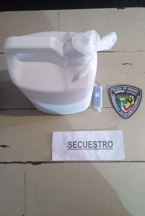 Una mujer de 68 anos fue detenida por rociar con nafta a una joven e intentar incendiar una vivienda 3 - 3