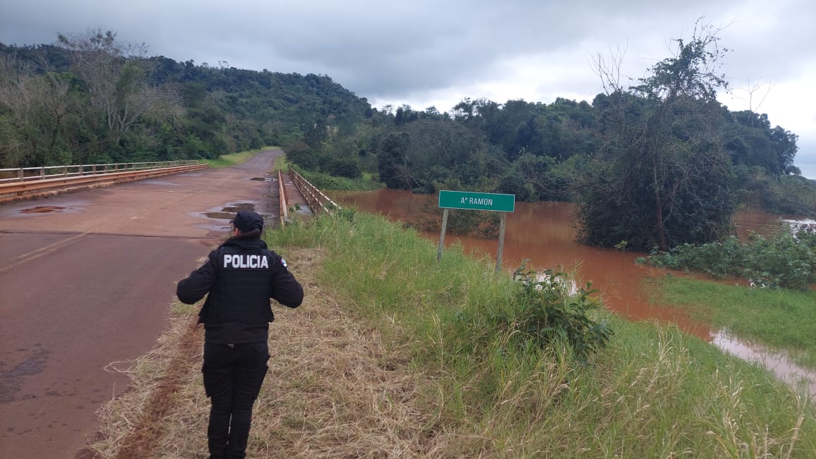 Crecida del Uruguay: monitorean zonas críticas y cierran pasos fronterizos en Misiones 2 4 - WhatsApp Image 2025 06 30 at 20.37.55 - 3