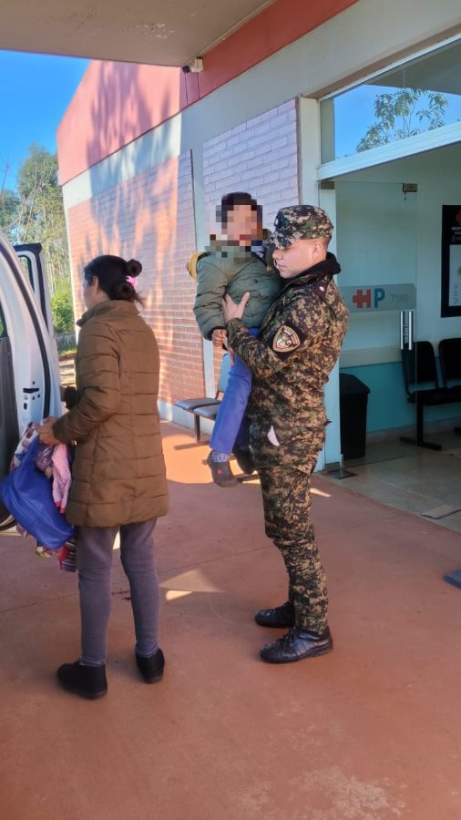 Oberá: la Policía asistió de urgencia a un niño y dos adultos en situaciones críticas 2 4 - asistencia obera 3 - 3