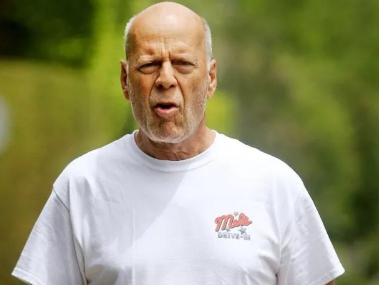 Empeoró la salud de Bruce Willis: aseguran que no puede leer ni caminar