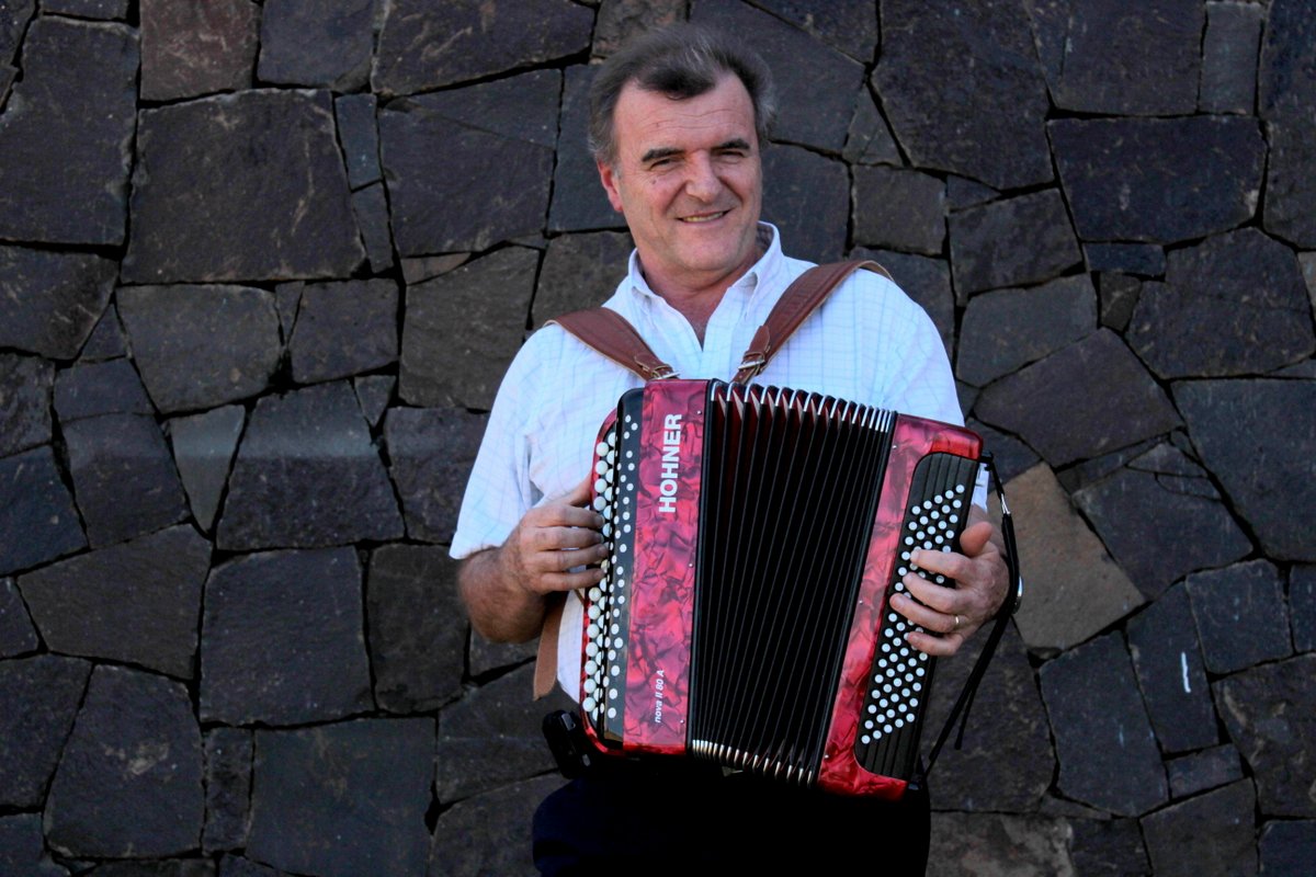 Domingo de circo, música y sol en la Costanera de Posadas 1 2 - cacho barchuk - 1