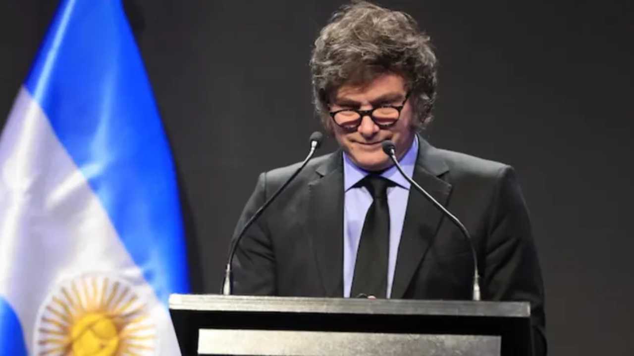Milei anticipó la segunda etapa de su gobierno: baja de impuestos, flexibilización laboral y apertura