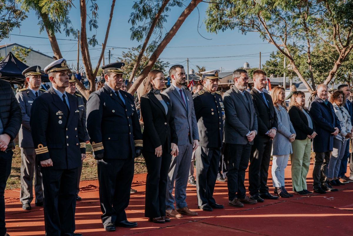 Posadas celebró el Día de la Independencia a puro color y patriotismo 1 2 - posadas acto independencia 2 - 1