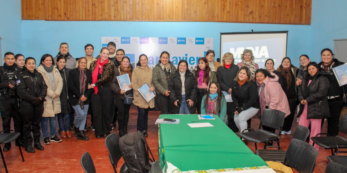San Javier articula con instituciones y comercios una campaña por la protección infantil 5 10 - san javier contra violencia infantil 4 - 9