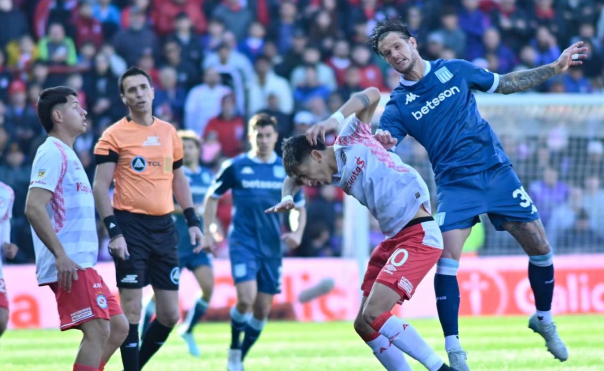 Argentinos Juniors goleó 4 a 1 al Racing de Costas por la fecha 7 del Torneo Clausura