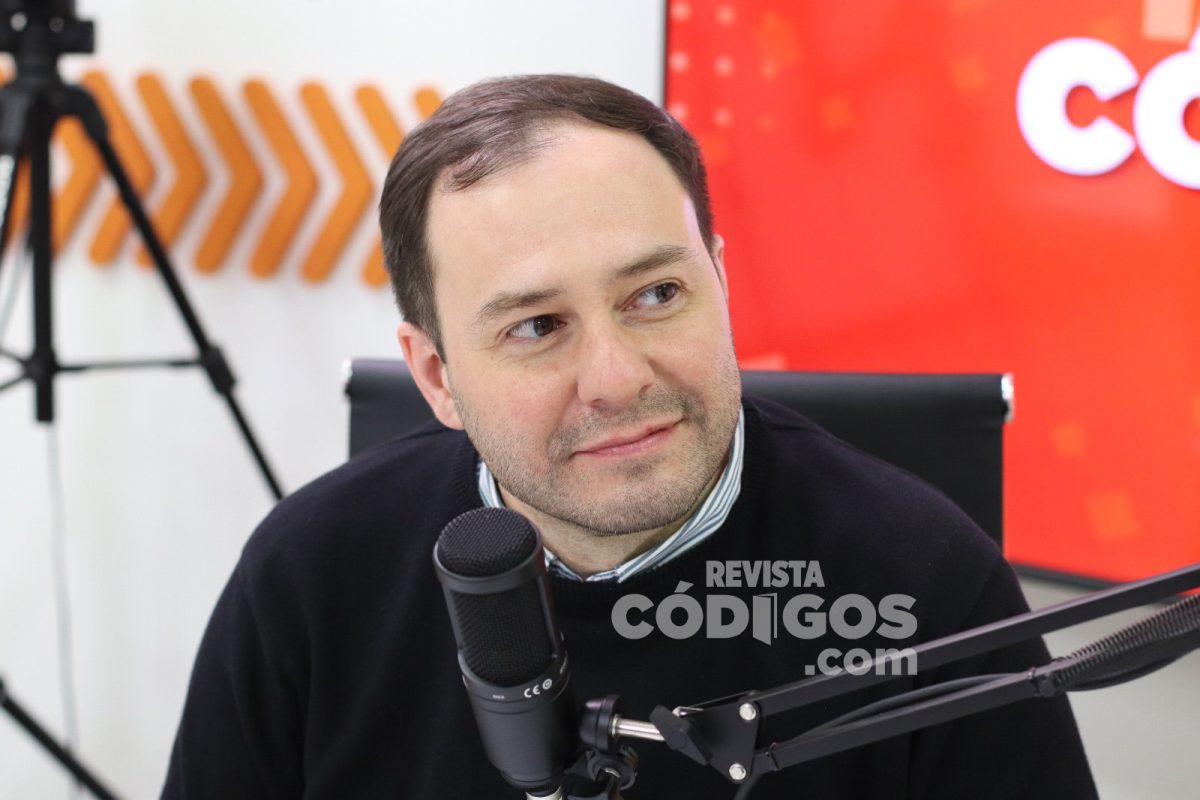 Ariel Marinoni y Suzel Vaider pasaron por el streaming de Códigos 6 12 - Ariel Marinoni y Suzel Vaider pasaron por el streaming de Codigos 12 - 11