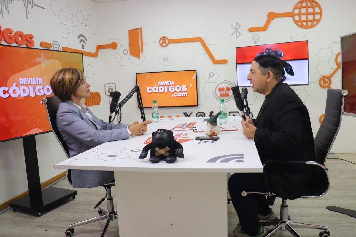 Ariel Marinoni y Suzel Vaider pasaron por el streaming de Códigos 9 18 - Ariel Marinoni y Suzel Vaider pasaron por el streaming de Codigos 4 - 17
