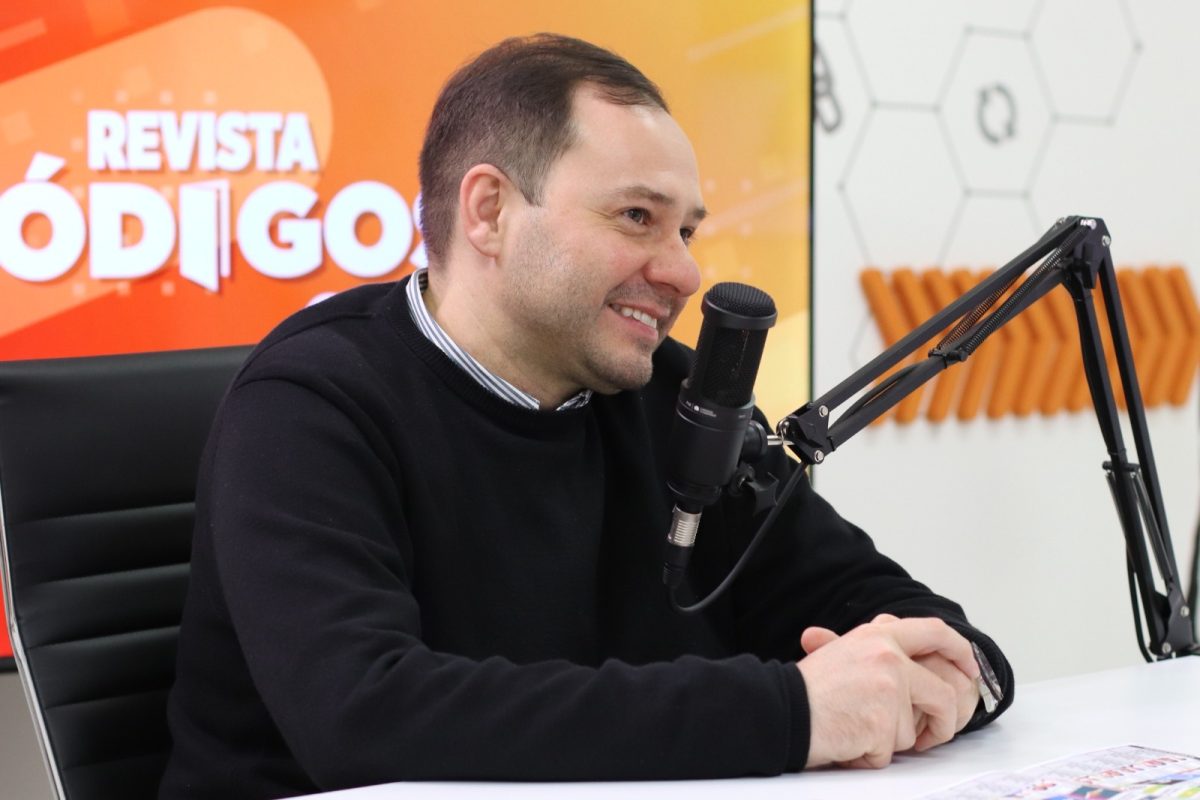 Ariel Marinoni y Suzel Vaider pasaron por el streaming de Códigos 7 14 - Ariel Marinoni y Suzel Vaider pasaron por el streaming de Codigos 9 - 13