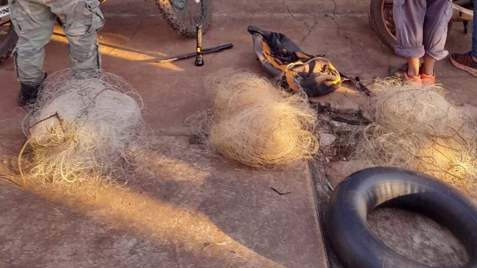 Guardaparques interceptaron a pescadores furtivos en el Lago Urugua-í 1 2 - CAZADORES 1 - 1
