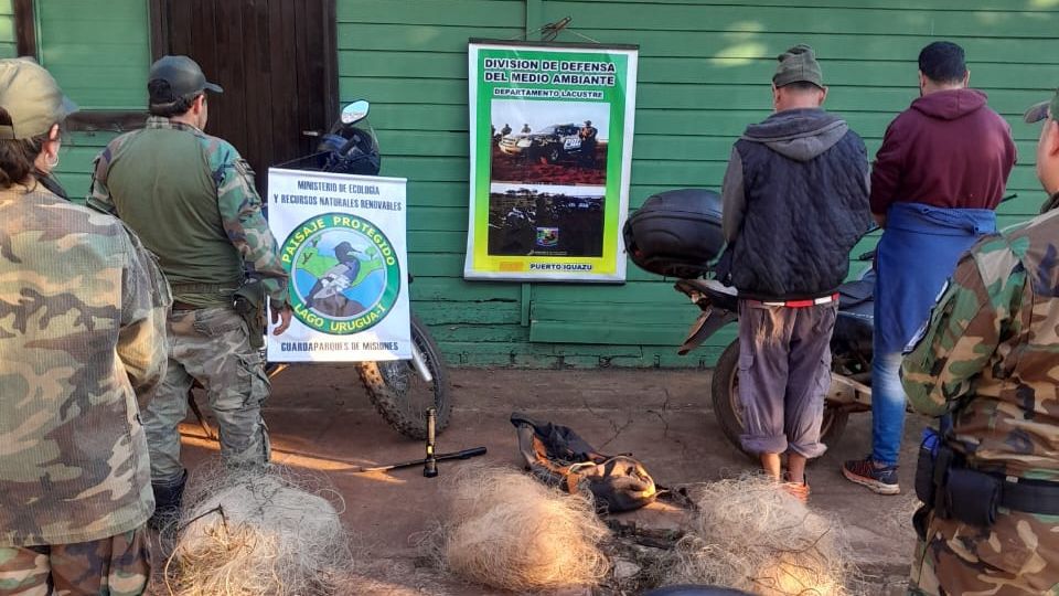 Guardaparques interceptaron a pescadores furtivos en el Lago Urugua-í 2 4 - CAZADORES 3 1 - 3
