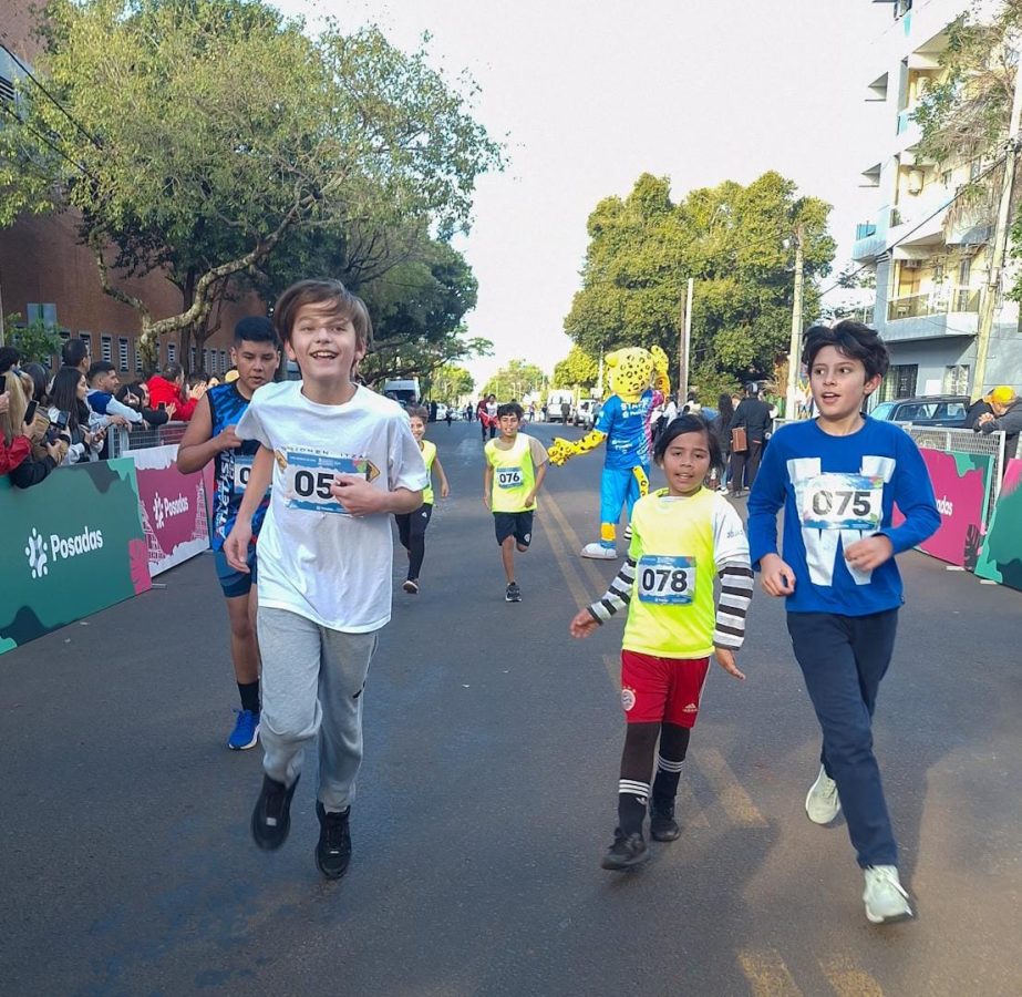 Con 250 participantes se corrio la Maraton Kids en Posadas 3 - 7