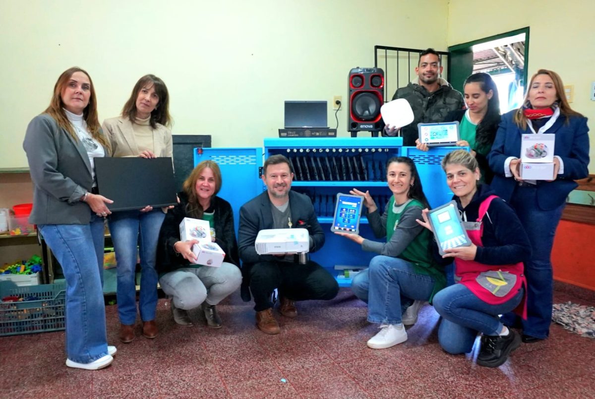 Educación y tecnología: Aulas Digitales Móviles llegan a 263 instituciones de Misiones