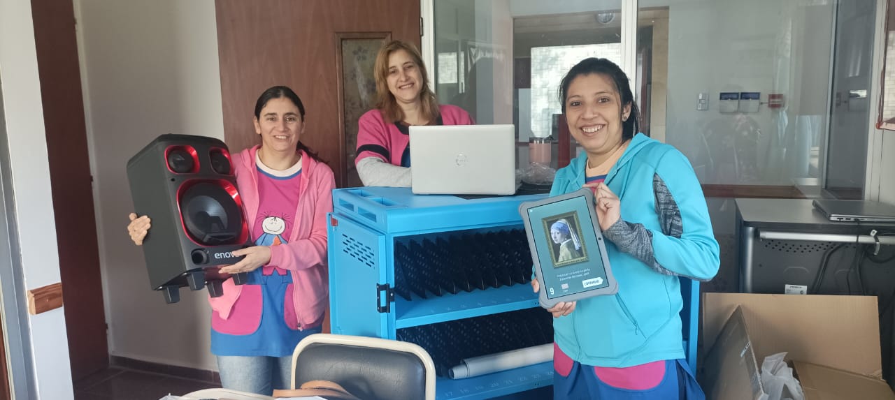 Educación y tecnología: Aulas Digitales Móviles llegan a 263 instituciones de Misiones 3 6 - Educacion y tecnologia Aulas Digitales Moviles llegan a 263 instituciones de Misiones 2 - 5