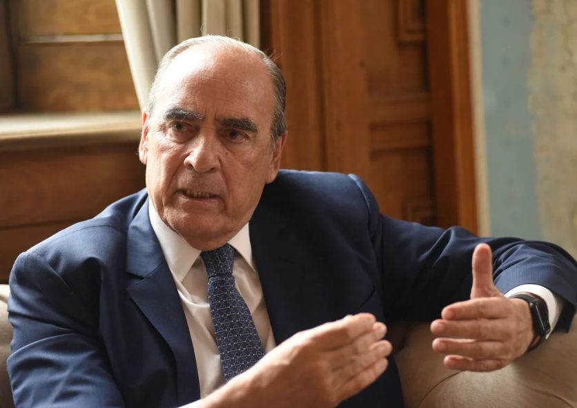 Francos felicitó a Kicillof por Whatsapp, pero desestiman que Milei lo vaya recibir
