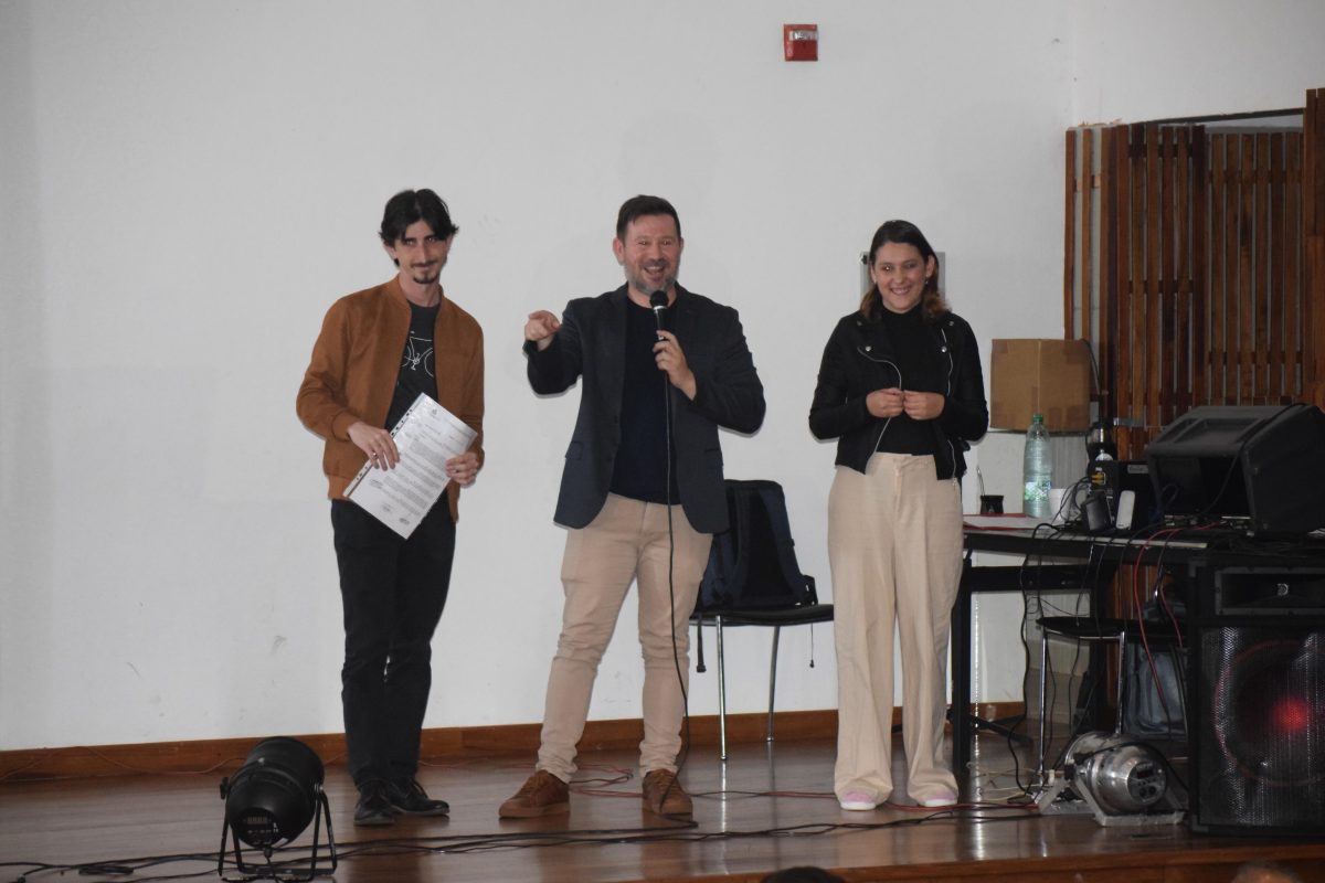 Estudiantes secundarios participaron de la primera funcion educativa Historias Historicas de la Historia 4 - 55