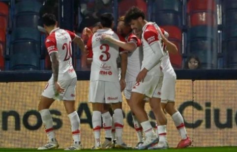 Huracán visita a Once Caldas por la ida de los octavos de final de la Sudamericana