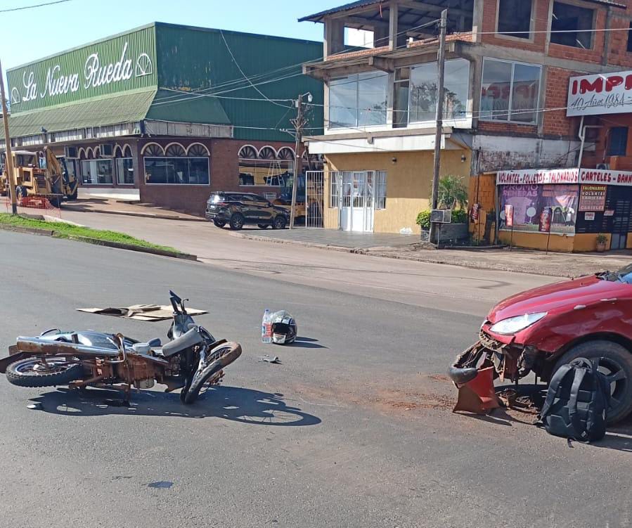 Dos personas terminaron heridas tras un choque en Posadas