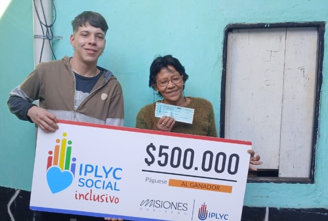 Ganadora del Iplyc Social Inclusivo usará el dinero del premio para comprar medicamentos