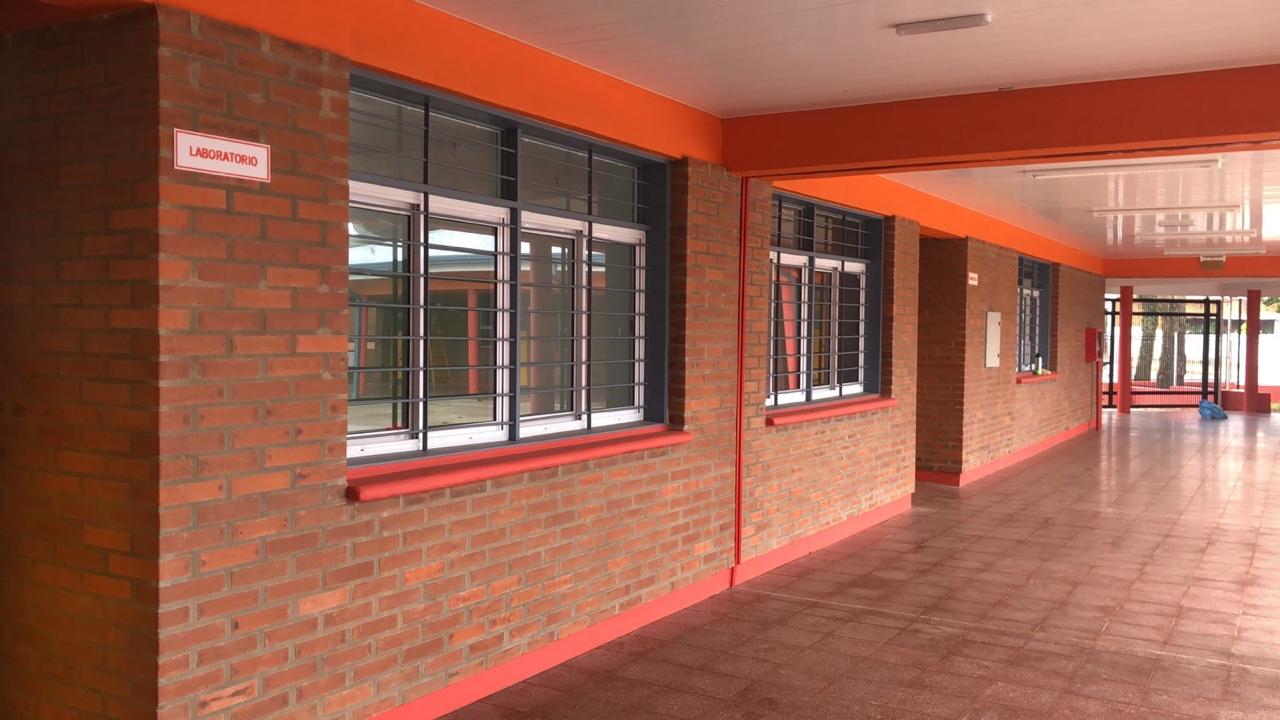 Misiones inaugura mejoras de escuela en Jardín América y refuerza su apuesta a la educación 1 2 - Misiones inaugura mejoras de escuela en Jardin America y refuerza su apuesta a la educacion 1 - 1