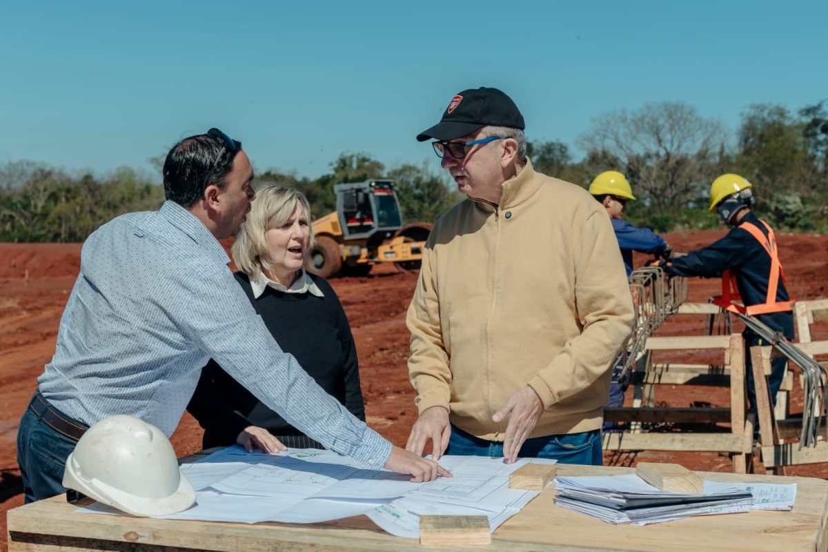 Passalacqua supervisó el plan de obras cloacales en Apóstoles 3 6 - Passalacqua superviso el plan de obras cloacales en Apostoles 4 - 5