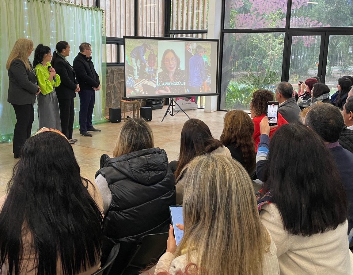 Presentan "Aulas Vivas", una política pedagógica para reconfigurar las clases y espacios escolares