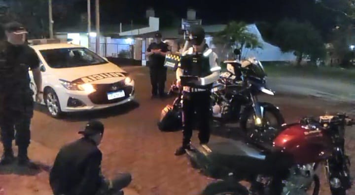 Retuvieron 12 motos y demoraron a un conductor tras control policial en Posadas 3 6 - Retuvieron 12 motos y demoraron a un conductor tras control policial en Posadas 2 - 5
