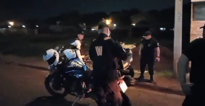 Retuvieron 12 motos y demoraron a un conductor tras control policial en Posadas 2 4 - Retuvieron 12 motos y demoraron a un conductor tras control policial en Posadas 3 - 3