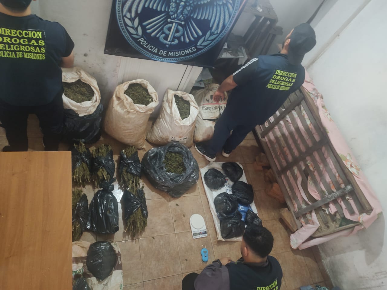 Secuestraron casi 60 kilos de marihuana tras un allanamiento en Posadas 1 - 1