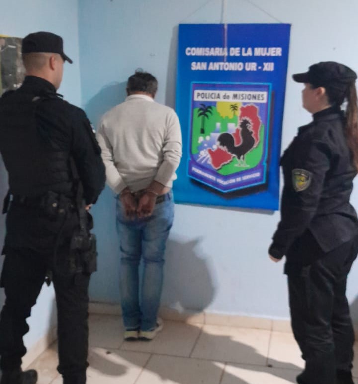 Un choque San Antonio termino con una denuncia por violencia familiar y la detencion del conductor 2 1 - 1