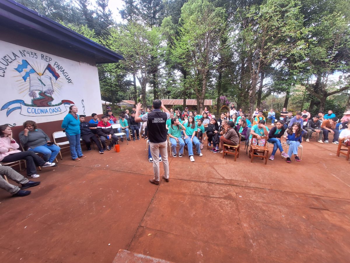 La Policía de Misiones avanza con el Plan Provincial de Prevención Digital en escuelas 3 6 - WhatsApp Image 2025 08 21 at 19.04.35 - 5