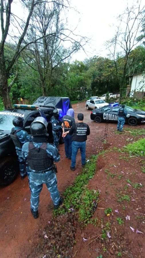 Golpe al narcomenudeo en Oberá: cocaína, marihuana y seis motos incautadas 4 8 - WhatsApp Image 2025 08 23 at 13.21.36 - 7