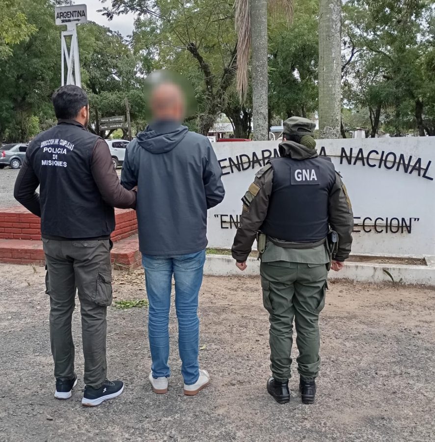 Patrullajes policiales en Posadas y Garupá dejaron 6 detenidos y bienes recuperados 5 10 - WhatsApp Image 2025 08 25 at 19.56.23 - 9