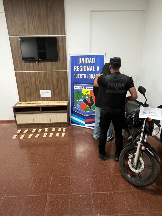 detenido iguazu 2 - 47