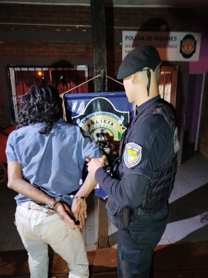 Operativos policiales en Misiones dejaron 12 detenidos, droga incautada y bienes recuperados 2 4 - detenidos 2 2 - 3