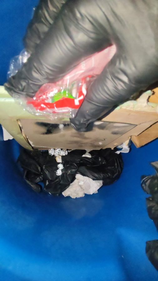 Desbaratan narcokiosco en Iguazú: detenidos, droga y dinero secuestrado 4 8 - narcokiosko iguazu 4 - 7