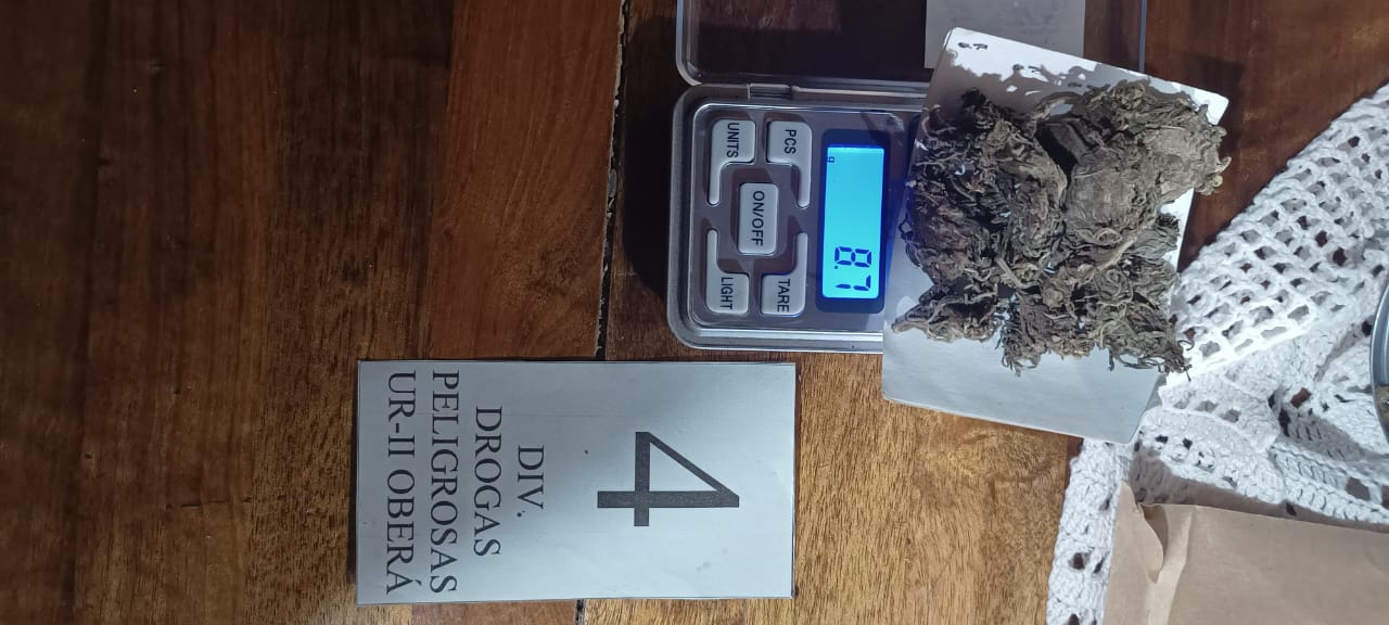 Golpe al narcomenudeo en Oberá: cocaína, marihuana y seis motos incautadas 1 2 - obera detenidos 2 - 1