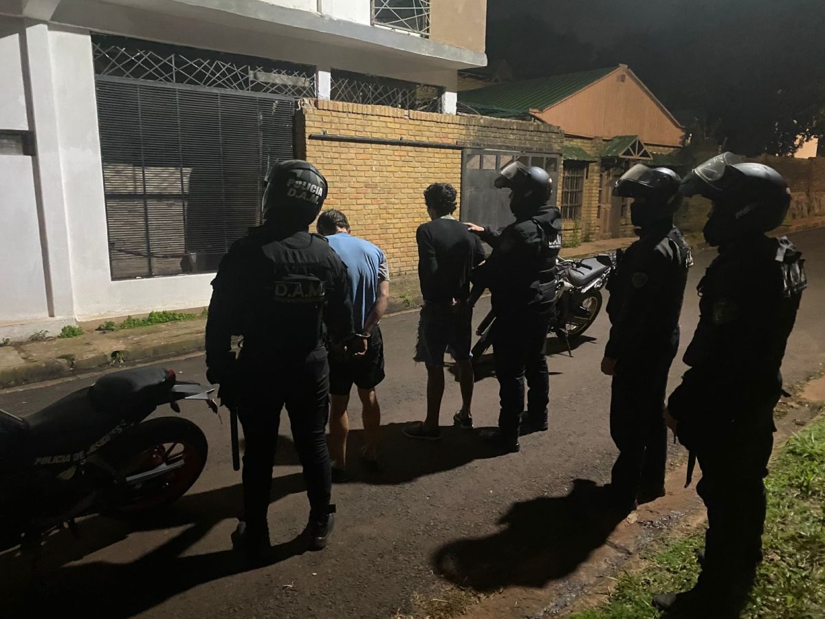 Operativos simultáneos en Posadas culminaron con 9 detenidos y varios elementos secuestrados