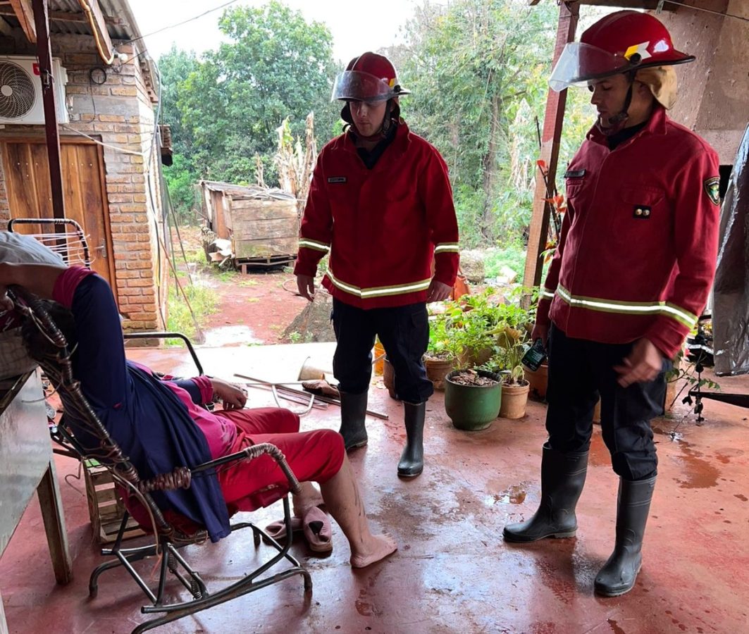 Bomberos sofocaron el incendio de una vivienda causado por una vela en Oberá