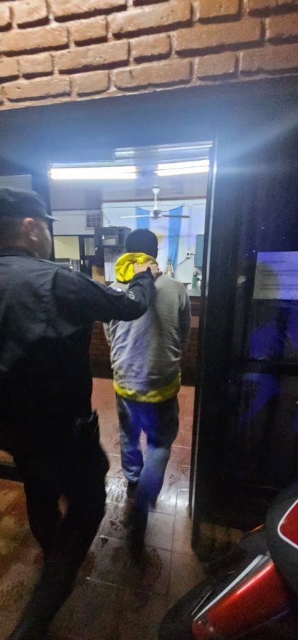Cinco detenidos tras operativos policiales en Posadas y Garupá 2 4 - Cinco detenidos tras operativos policiales en Posadas y Garupa 1 - 3