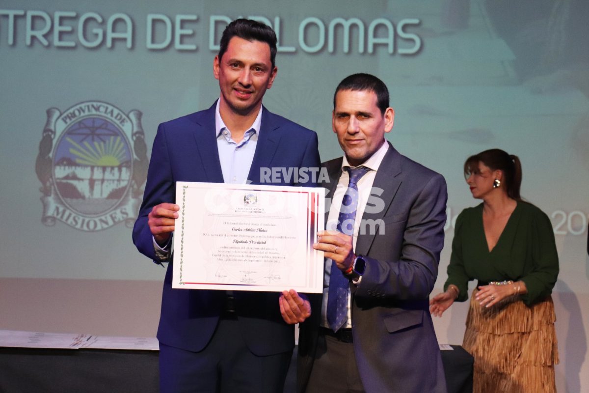 Funcionarios electos recibieron diplomas en el acto de proclamación provincial y municipal 16 32 - Funcionarios electos recibieron diplomas en el acto oficial de proclamacion provincial y municipal 11 - 31