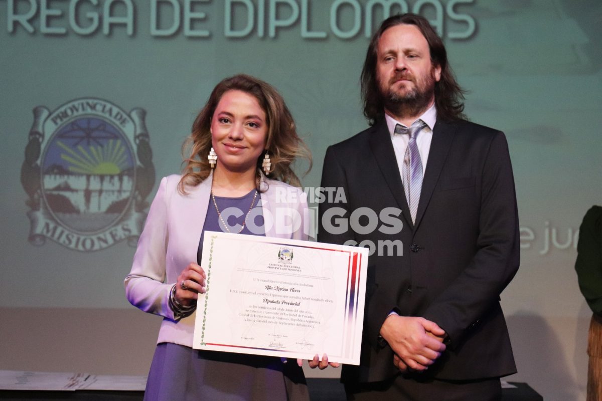 Funcionarios electos recibieron diplomas en el acto de proclamación provincial y municipal 20 40 - Funcionarios electos recibieron diplomas en el acto oficial de proclamacion provincial y municipal 15 - 39