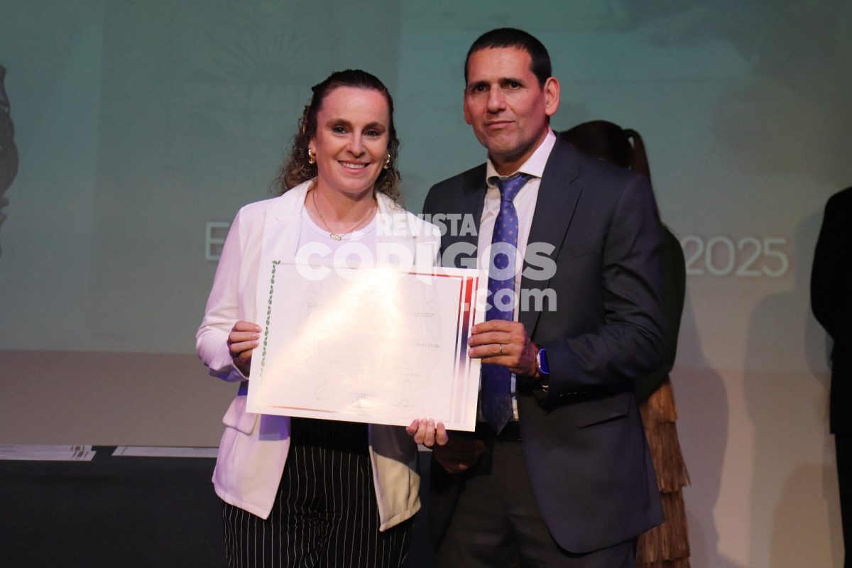 Funcionarios electos recibieron diplomas en el acto de proclamación provincial y municipal 23 46 - Funcionarios electos recibieron diplomas en el acto oficial de proclamacion provincial y municipal 17 - 45